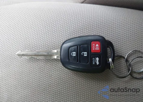 2015 Toyota Corolla Le z USA, uszkodzony, nr VIN 2T1BURHE8FC272960